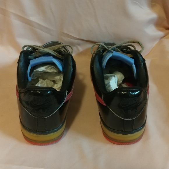 Airforce 1 Supreme Max Low Exclusive - Picture 3 of 4